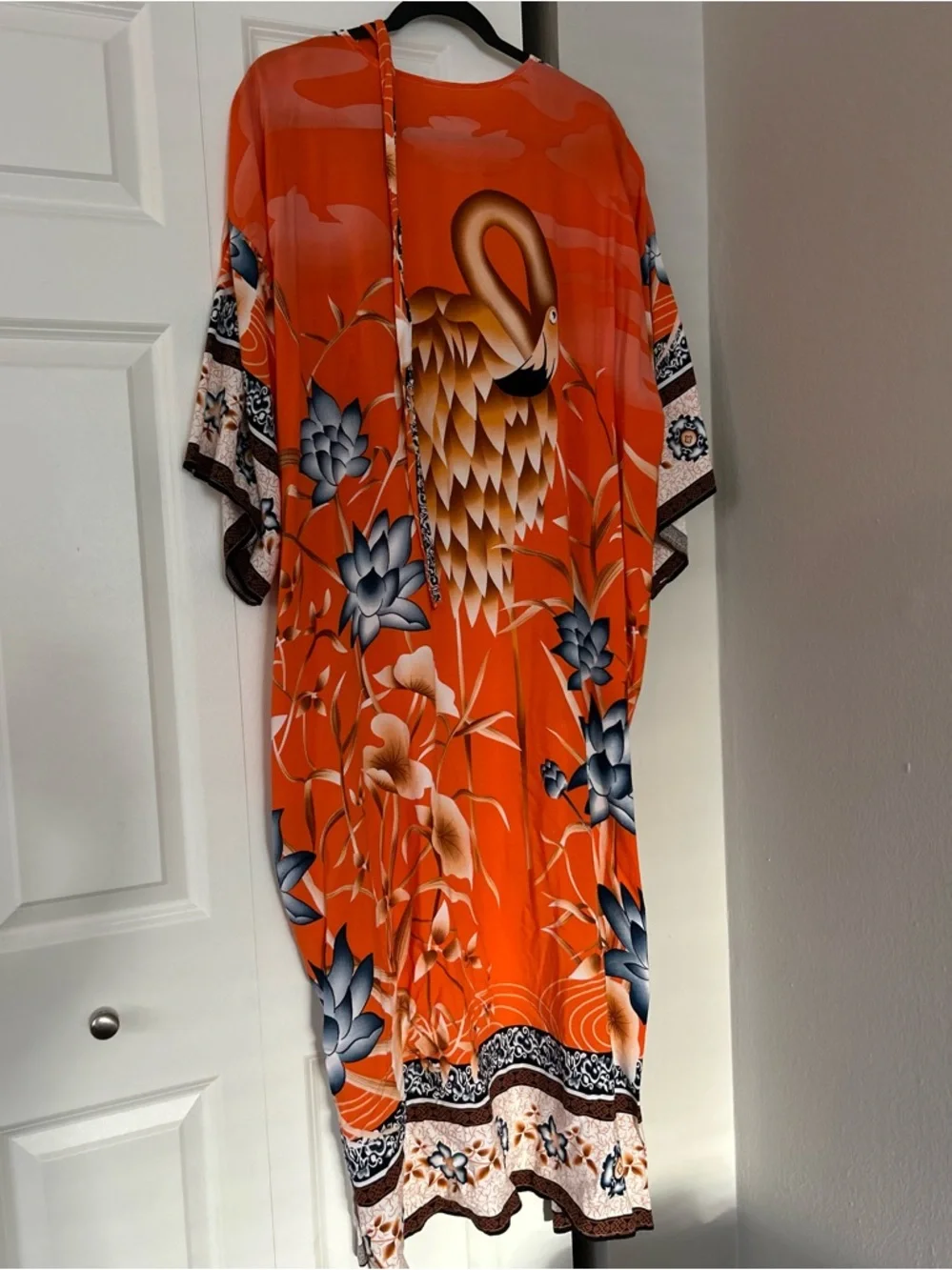 ✨ Lightweight Kimono / Robe — Statement Piece - Picture 1 of 8